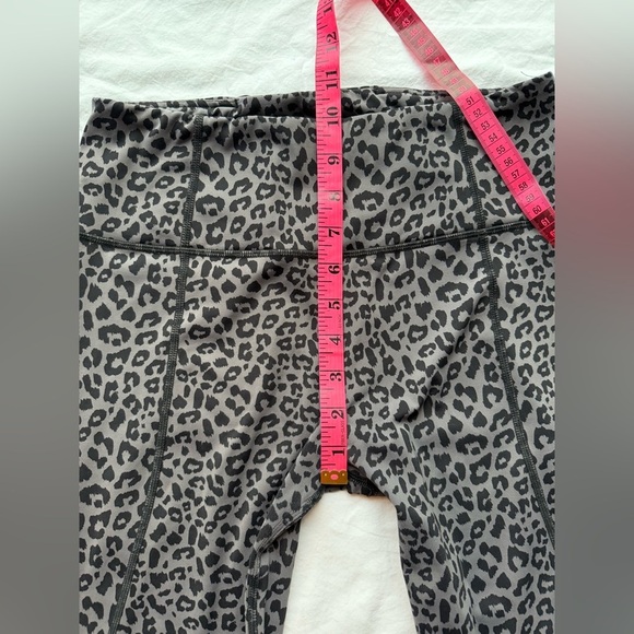 Varley Bedford Black and Grey Leopard Print Leggings Small - Picture 10 of 12